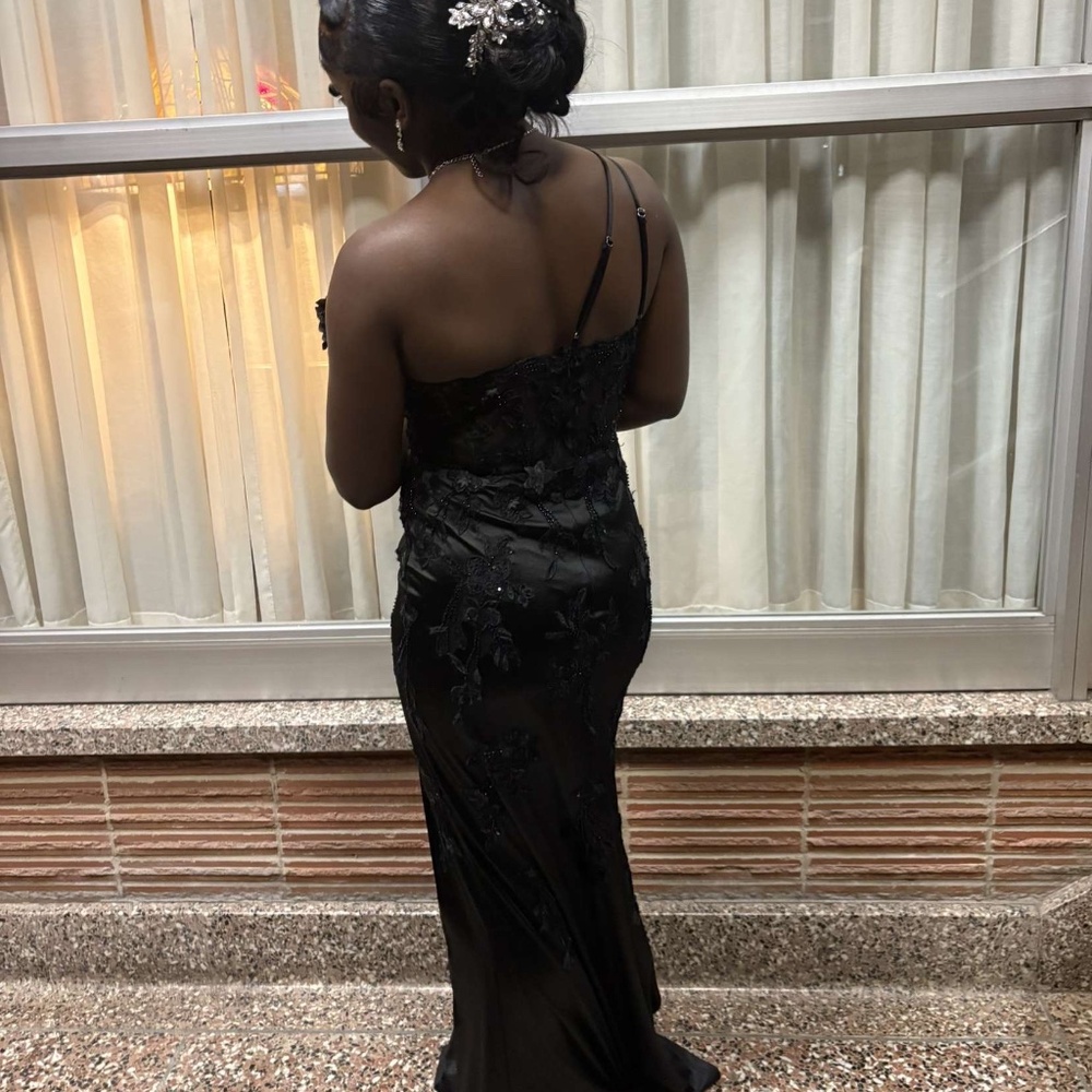 Black Prom dress wore once.